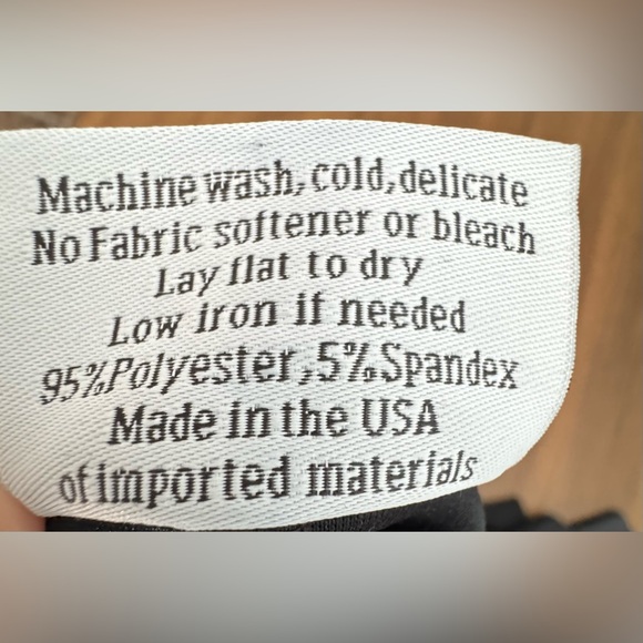 Kaiya Designs Black Cropped Pants Size Small - Picture 4 of 6